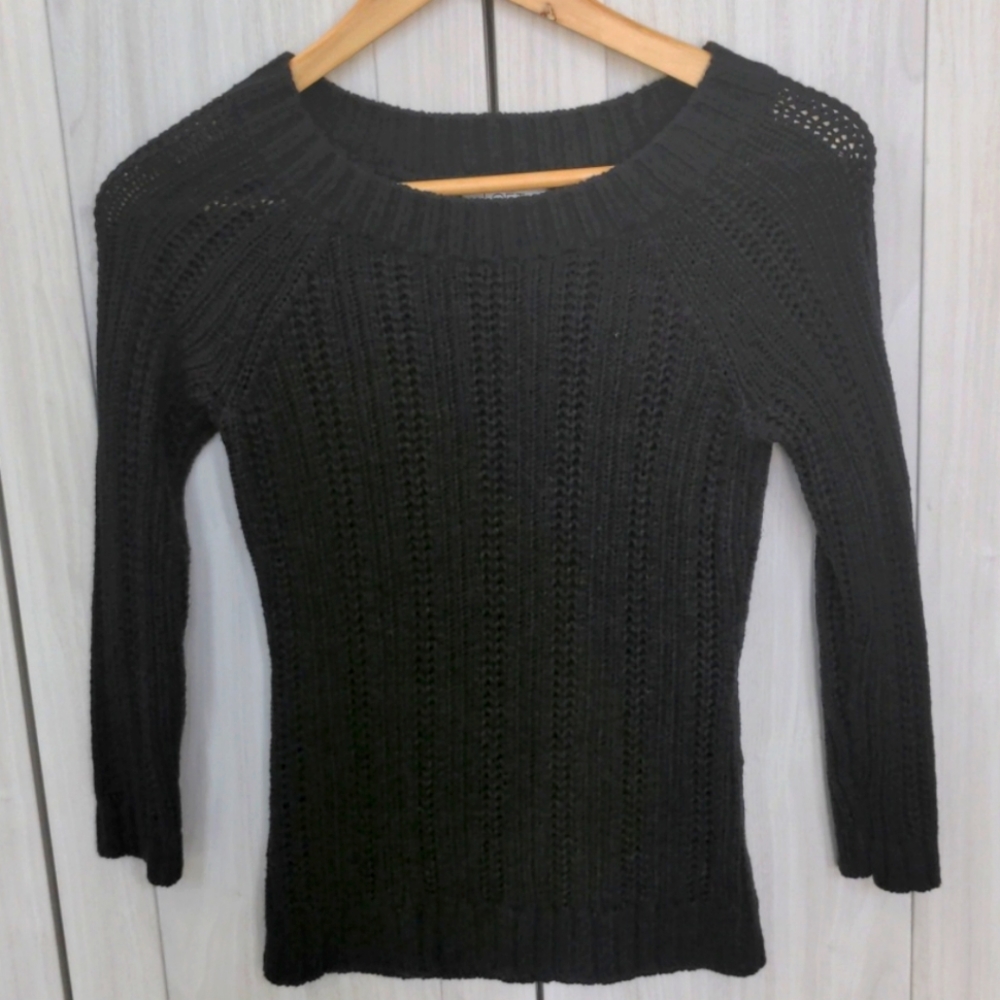 2/$11 or 3/$15 ♦️Lightweight Sweater in Navy - Size XS